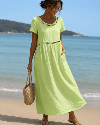 Livia™ | Elegante Buikcamouflerende Geborduurde Midi Jurk