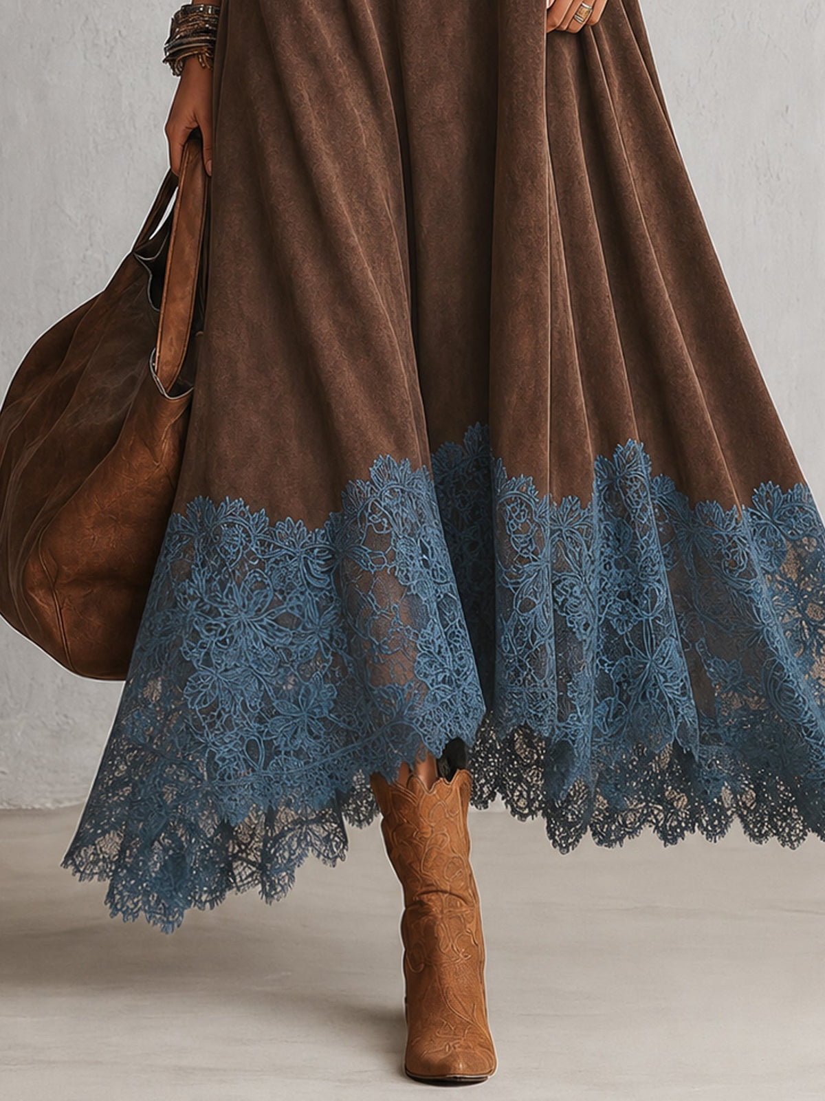 Nynke™ | Elegante Suède-Look Maxi Jurk Met Kanten Zoom