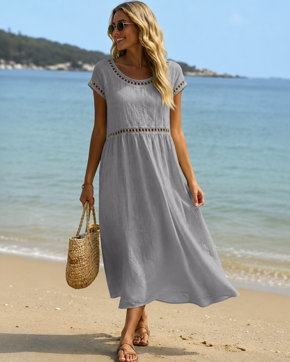 Livia™ | Elegante Buikcamouflerende Geborduurde Midi Jurk