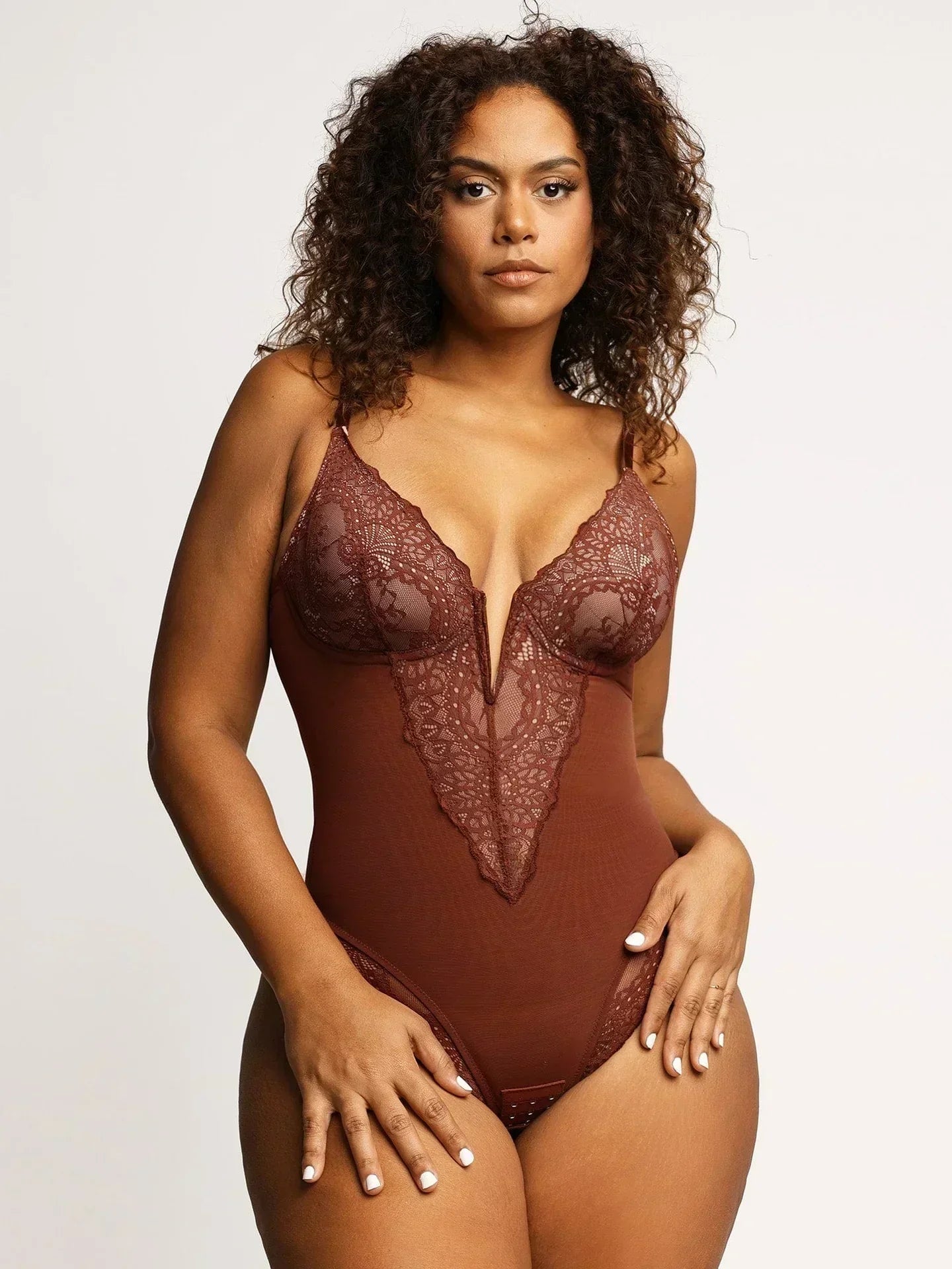 Noé™ | Elegante body met diepe V-halsuitsnijding