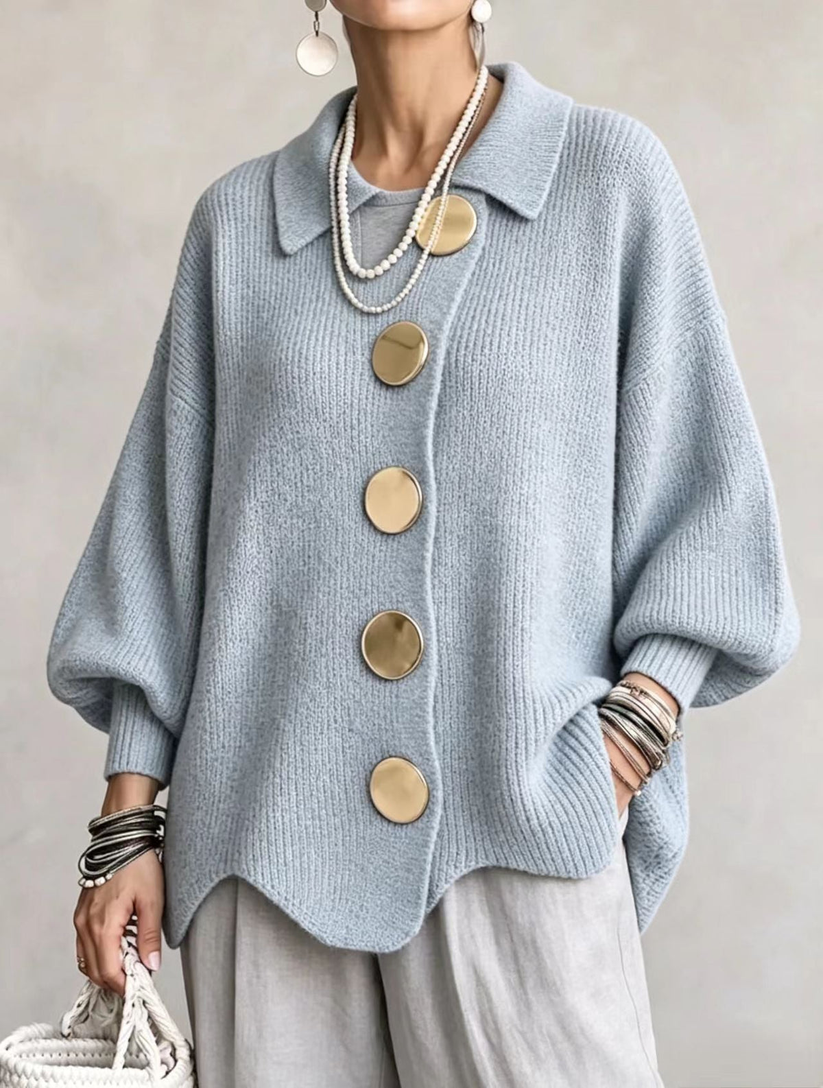Tess™ | Oversized Vest met Kraag en Grote Gouden Knopen 8