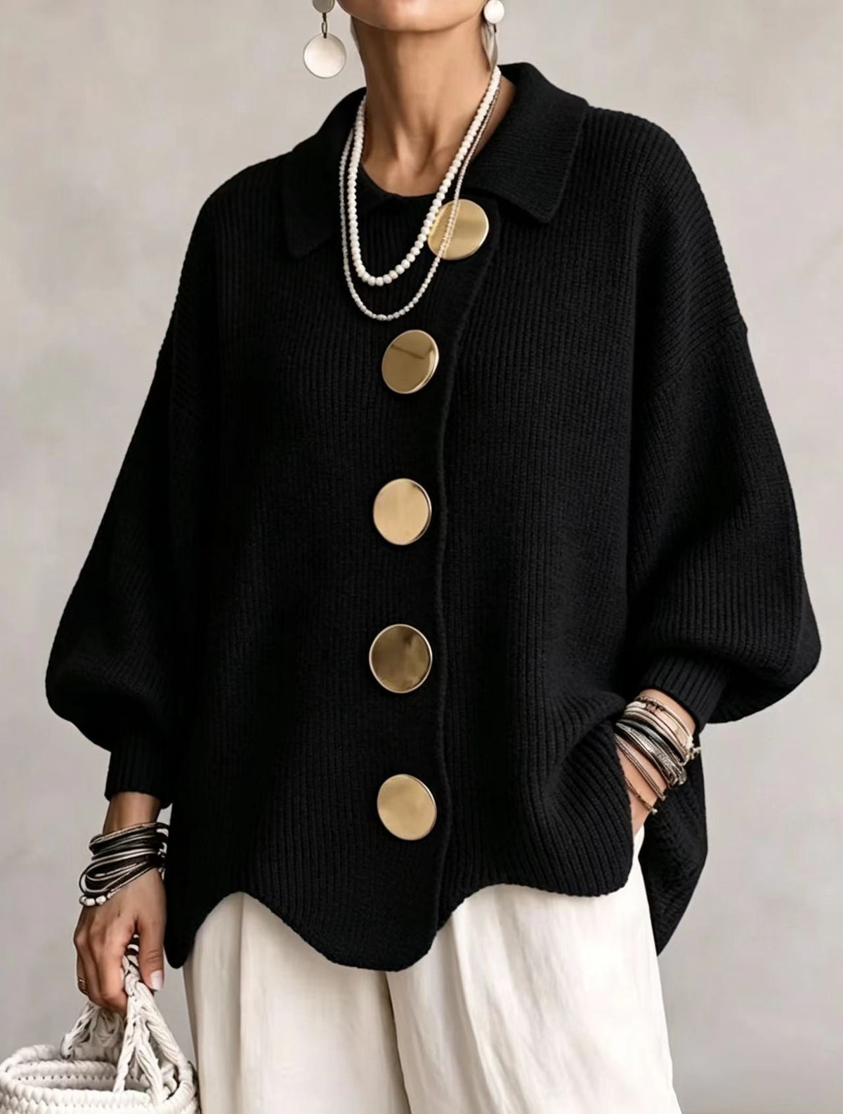 Tess™ | Oversized Vest met Kraag en Grote Gouden Knopen 3