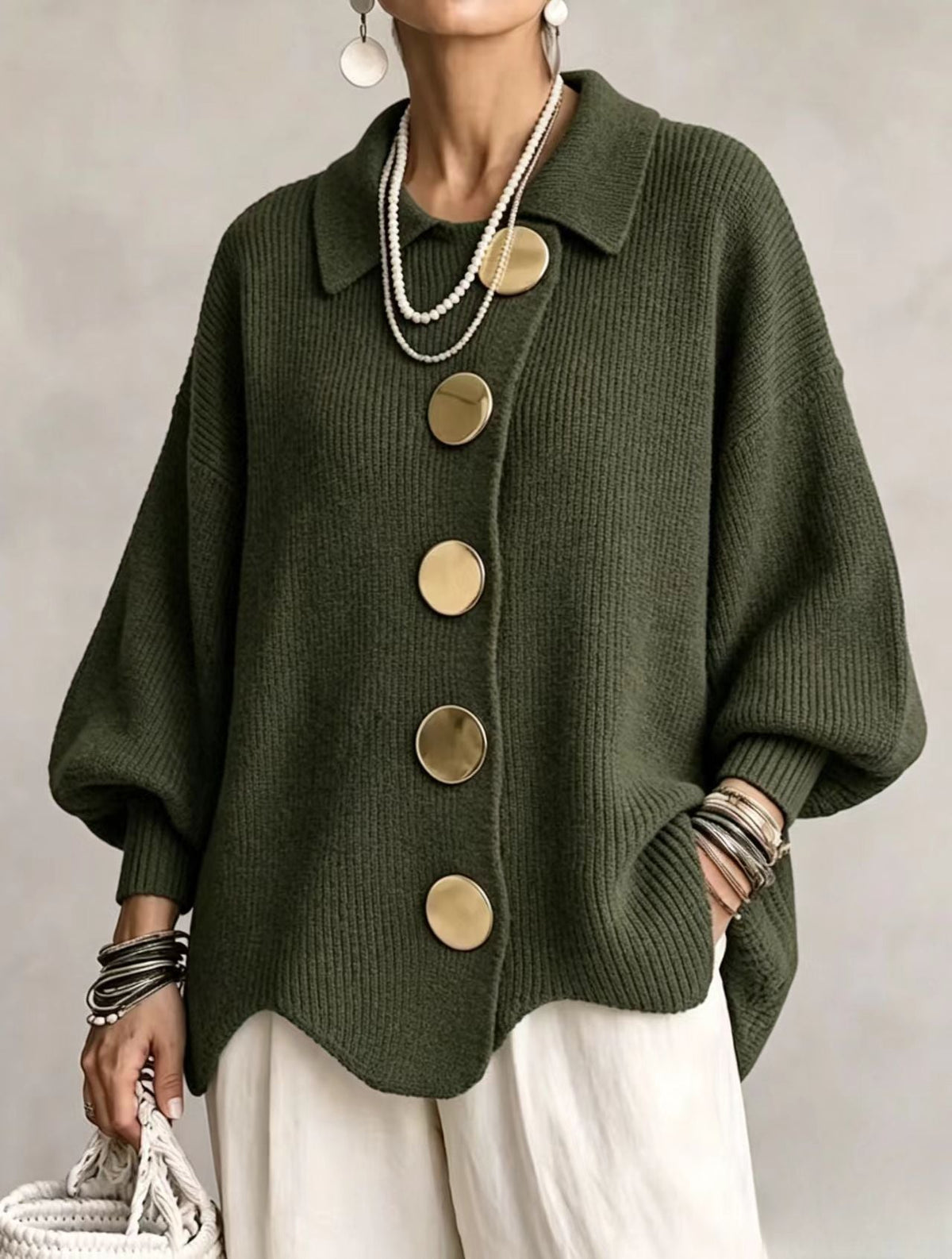 Tess™ | Oversized Vest met Kraag en Grote Gouden Knopen 6