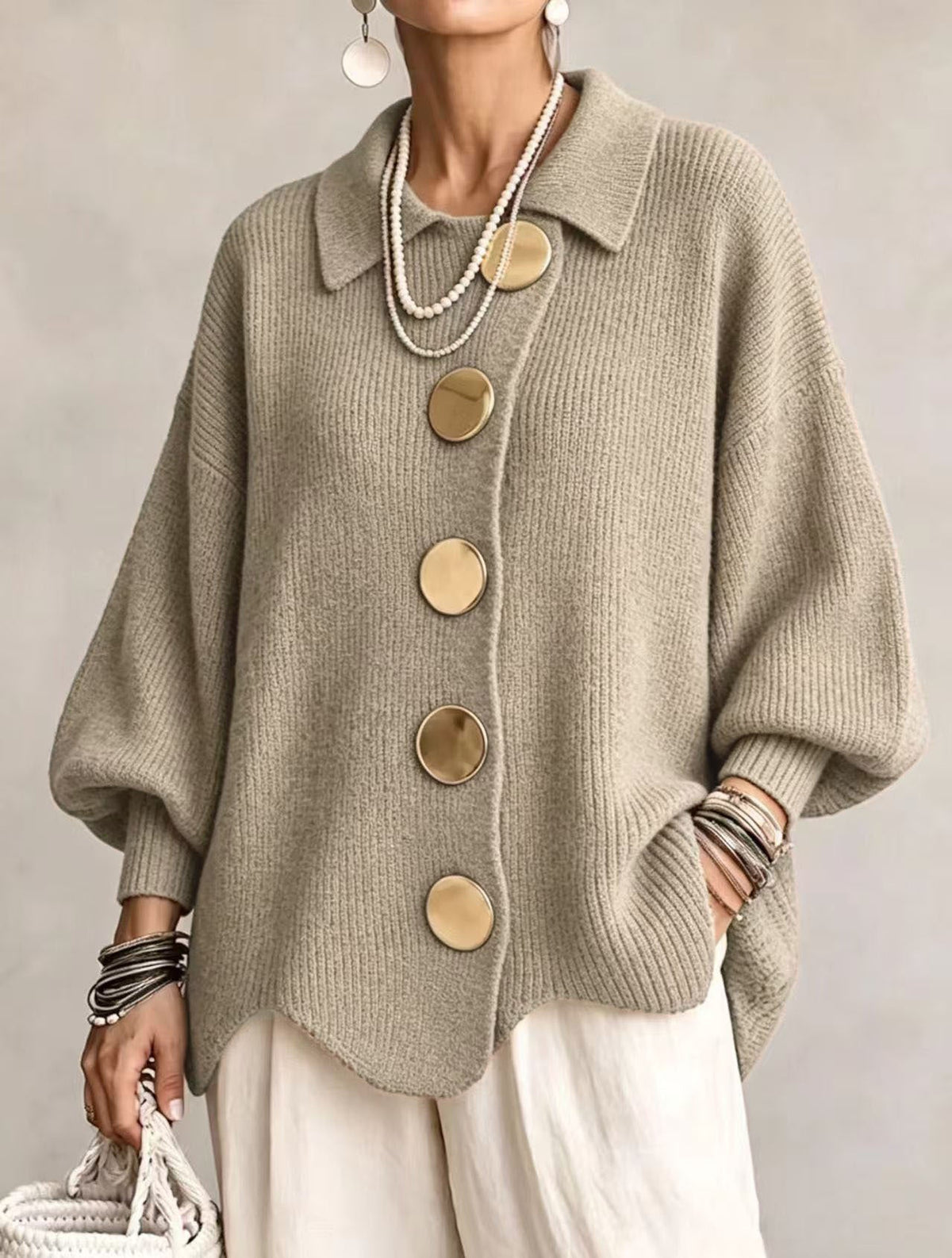 Tess™ | Oversized Vest met Kraag en Grote Gouden Knopen 10