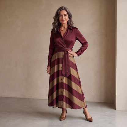 Monique™ | Elegante Buikbedekkende Gestreepte Maxi Jurk Met Ceintuur