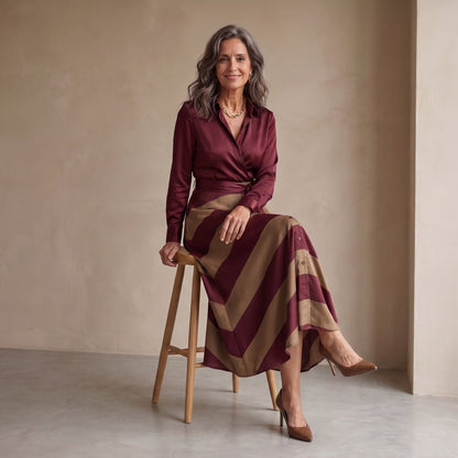 Monique™ | Elegante Buikbedekkende Gestreepte Maxi Jurk Met Ceintuur 3
