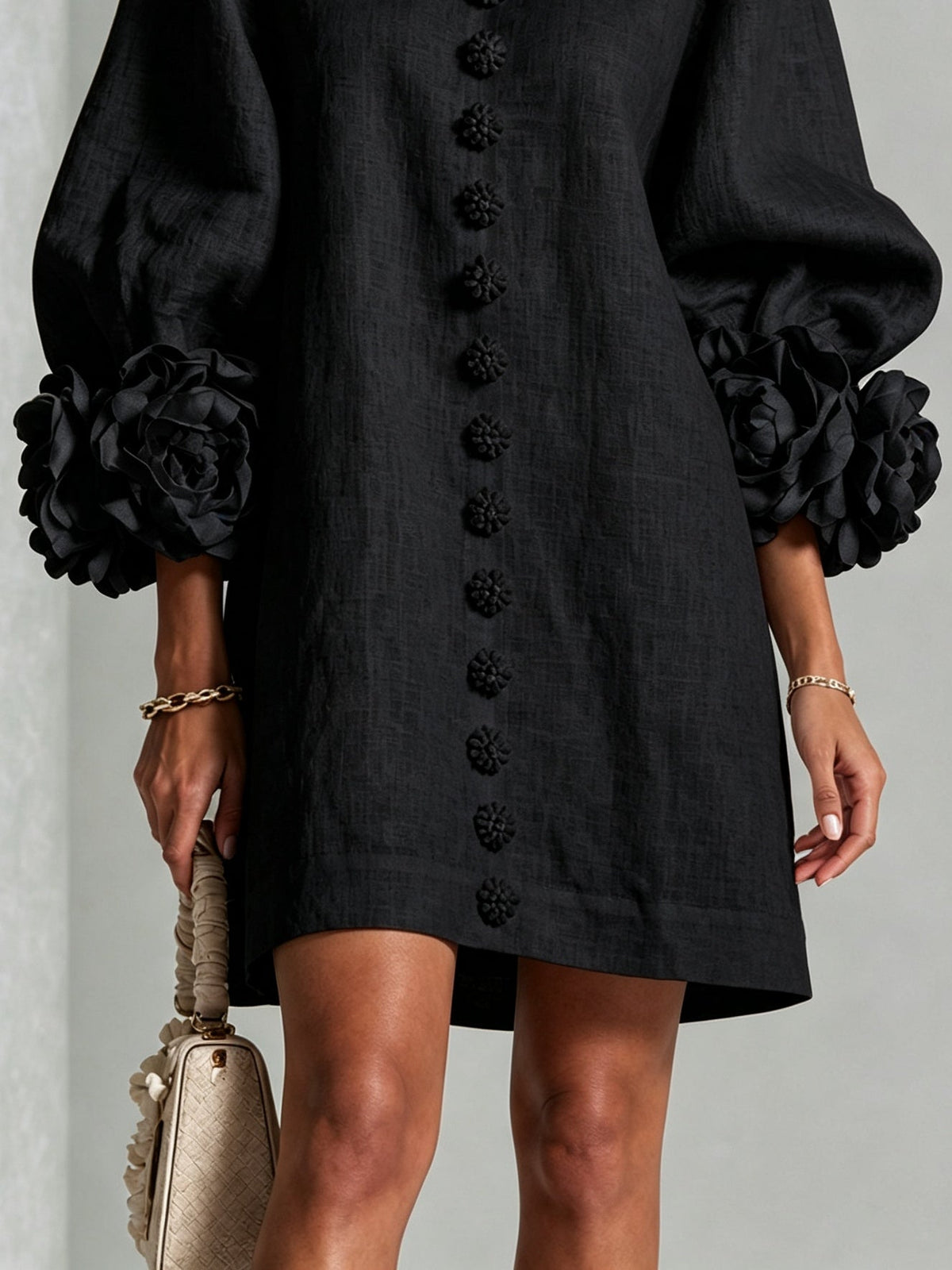 Nina™ | Losvallende Jurk met Knoopsluiting en Rozetmouwen 19