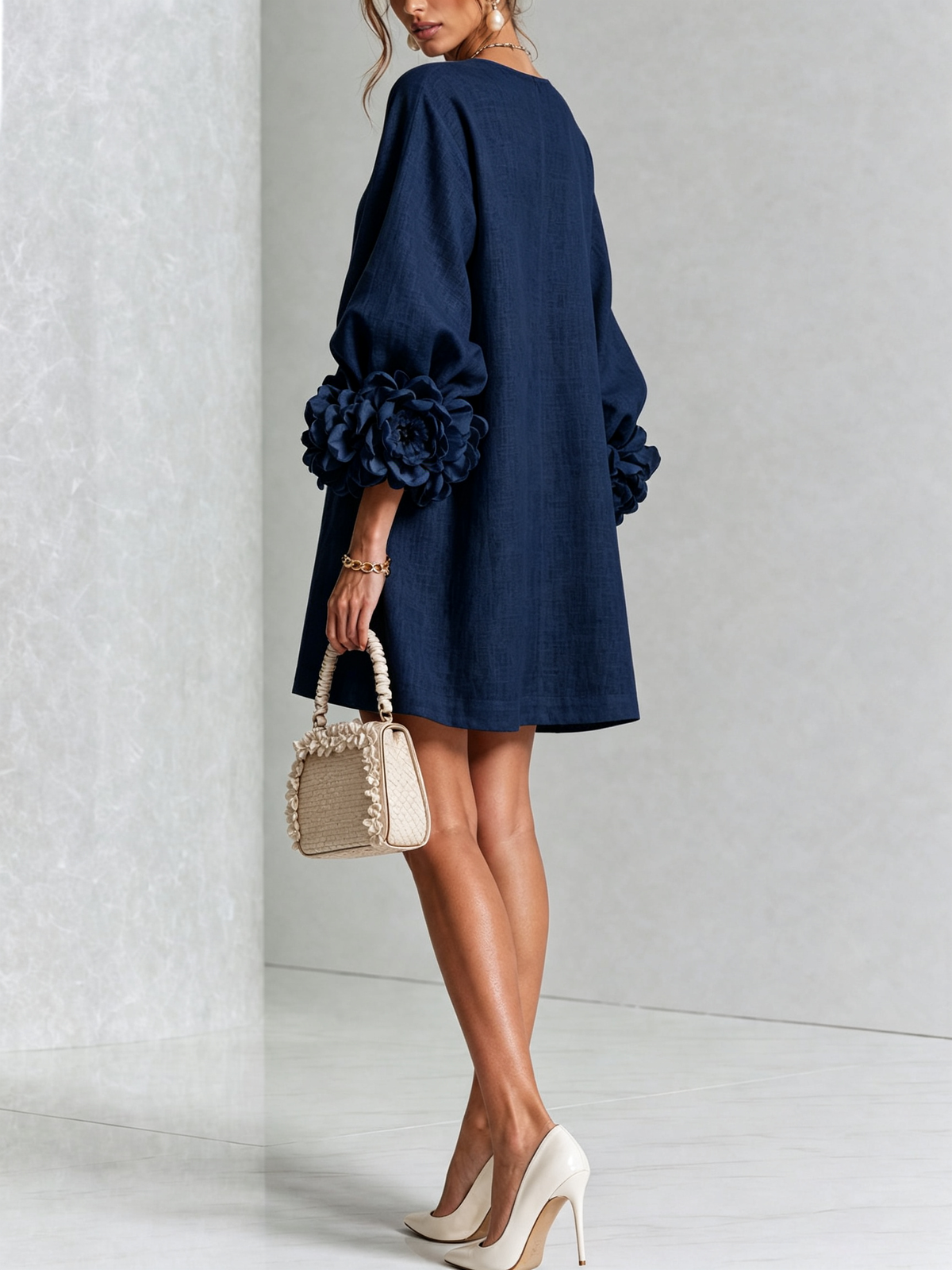 Nina™ | Losvallende Jurk met Knoopsluiting en Rozetmouwen 22