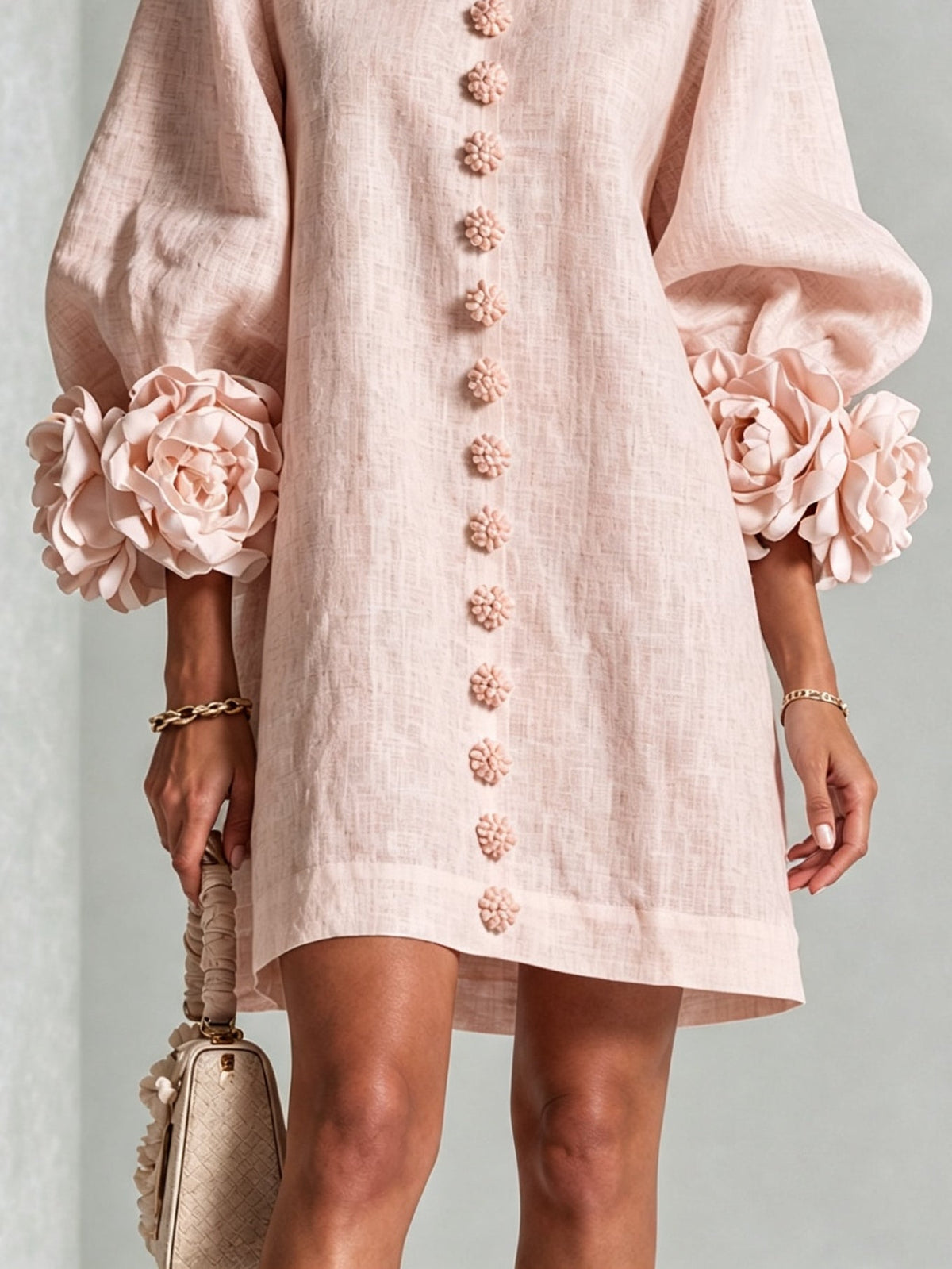 Nina™ | Losvallende Jurk met Knoopsluiting en Rozetmouwen 7