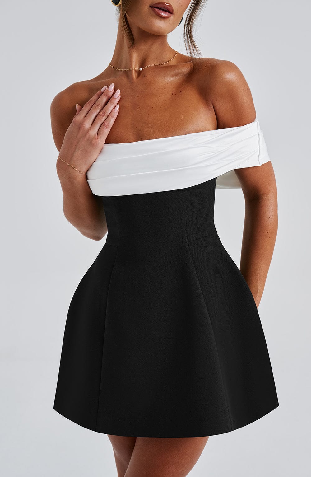 Veya™ | Chique tweekleurige mini jurk